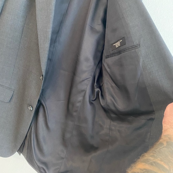 Jos. A Bank Men's Wool Charcoal Suit Blazer - 42L - Picture 6 of 10